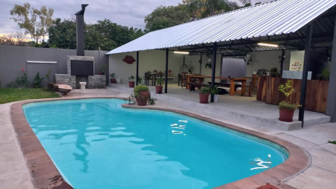 Urban Farm Haus Guesthouse Rundu Exteriér fotografie