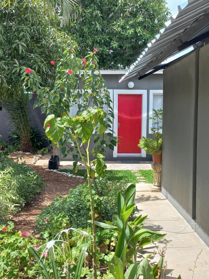 Urban Farm Haus Guesthouse Rundu Exteriér fotografie