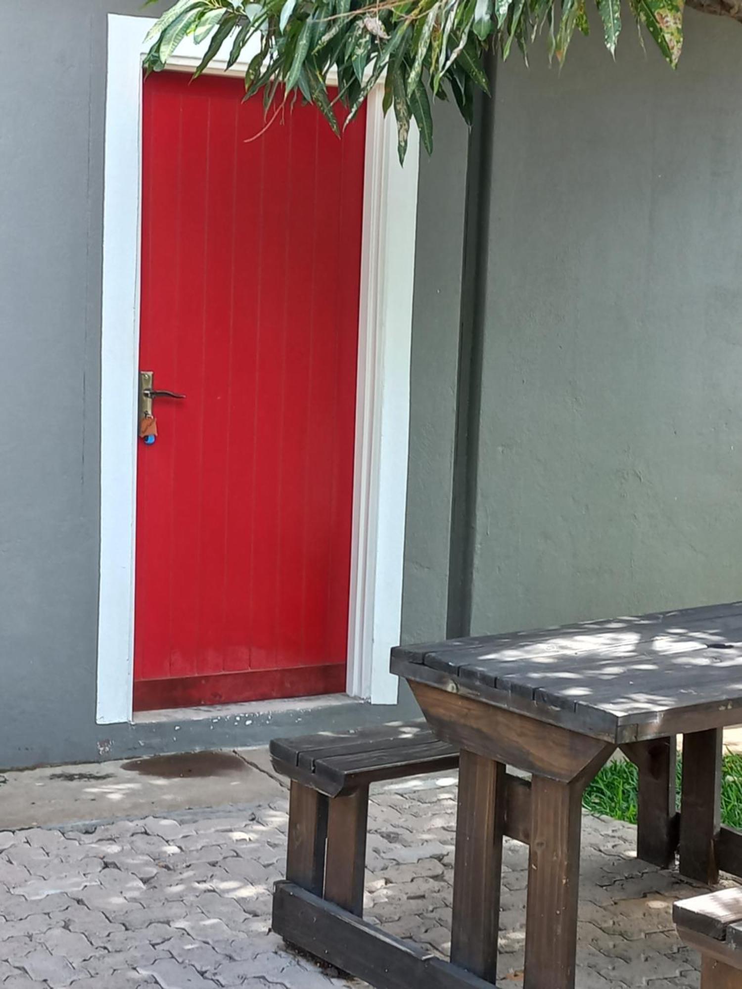 Urban Farm Haus Guesthouse Rundu Exteriér fotografie